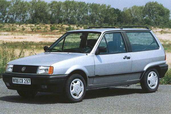 1990 Volkswagen Polo CL hatchback. Mid-range: just as before, 